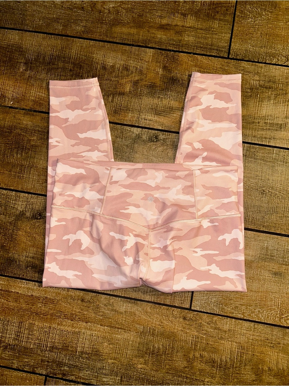 ATHLETA gorgeous camo xl EUC